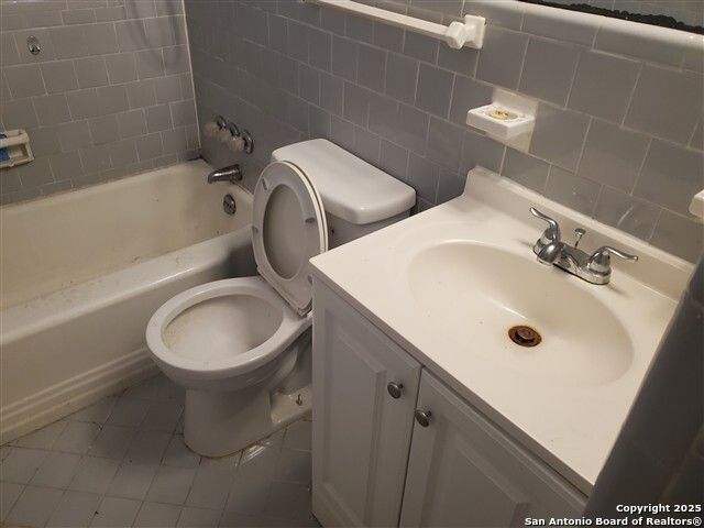 384 Longview, San Antonio, TX 78220