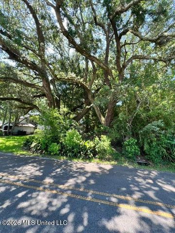 811 Lafayette Avenue, Pascagoula, MS 39567