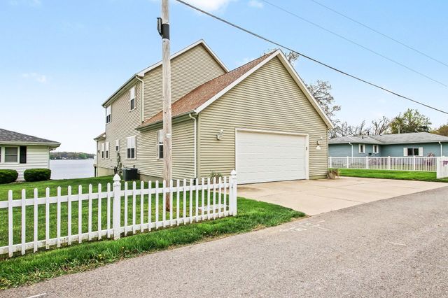 107 Lakeview Drive A, Walkerton, IN 46574