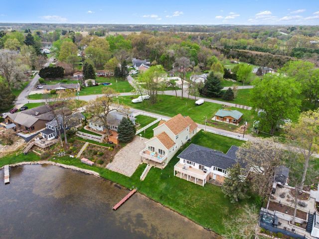 107 Lakeview Drive A, Walkerton, IN 46574