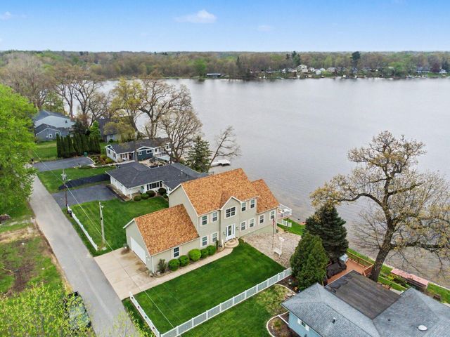 107 Lakeview Drive A, Walkerton, IN 46574