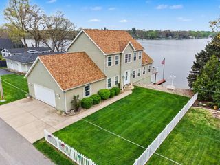 107 Lakeview Drive A, Walkerton, IN 46574