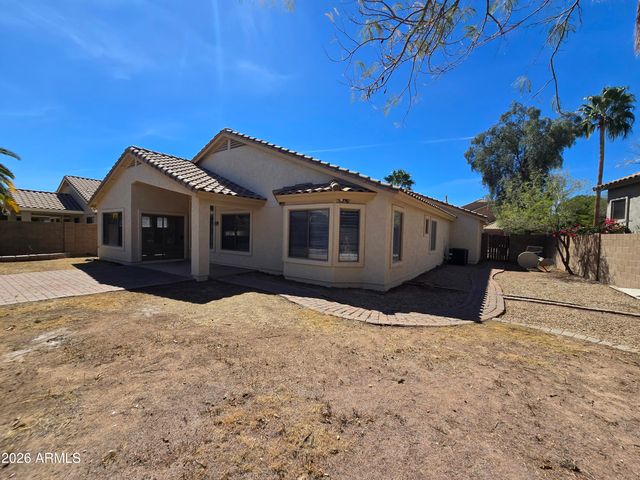 1074 E CATHY Drive, Gilbert, AZ 85296