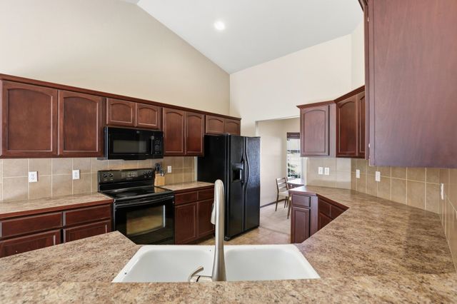 17202 N Cooper Ln, Colbert, WA 99005