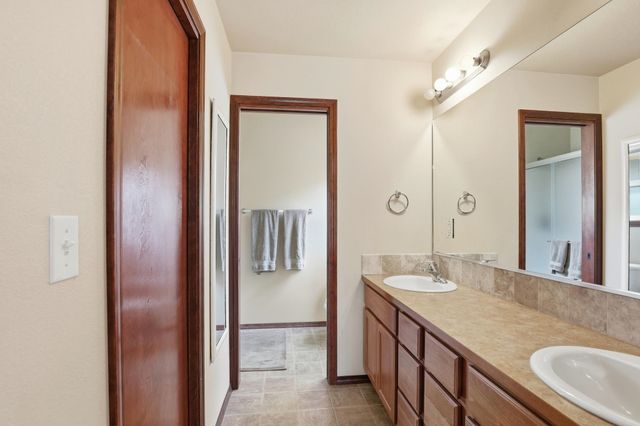 17202 N Cooper Ln, Colbert, WA 99005
