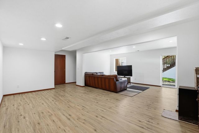 17202 N Cooper Ln, Colbert, WA 99005