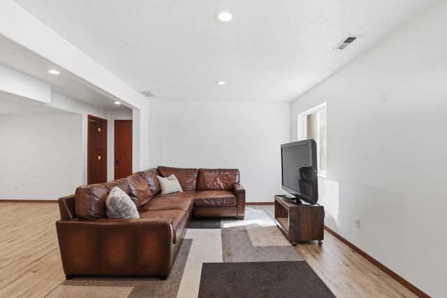 17202 N Cooper Ln, Colbert, WA 99005