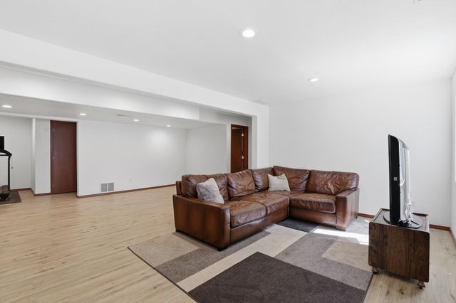 17202 N Cooper Ln, Colbert, WA 99005