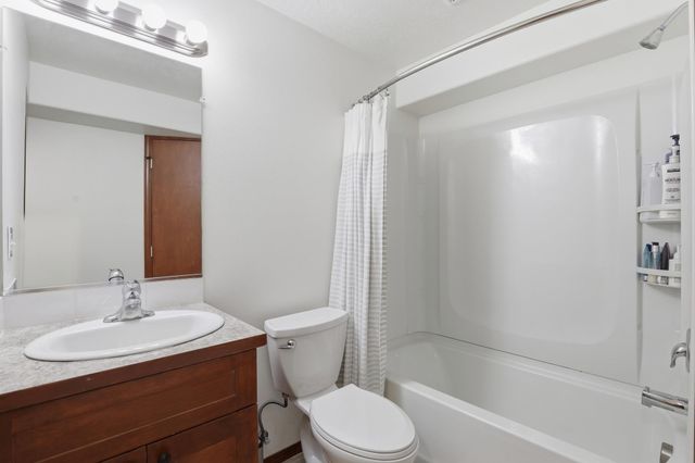 17202 N Cooper Ln, Colbert, WA 99005