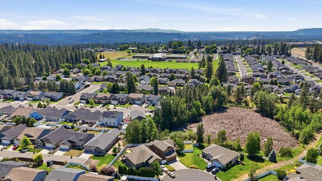 17202 N Cooper Ln, Colbert, WA 99005