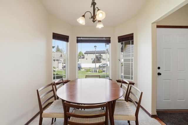 17202 N Cooper Ln, Colbert, WA 99005