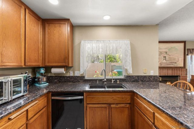 4917 Glenhaven Dr., Oceanside, CA 92056
