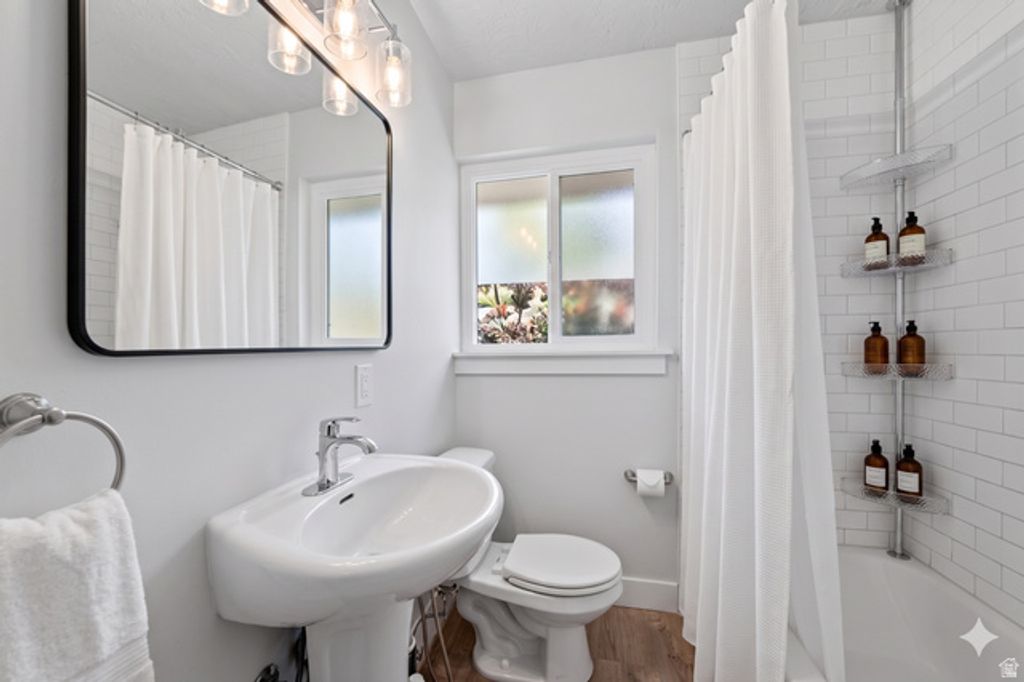 Image 14 of property listing at 7879 S OAK ST, Midvale, UT 84047