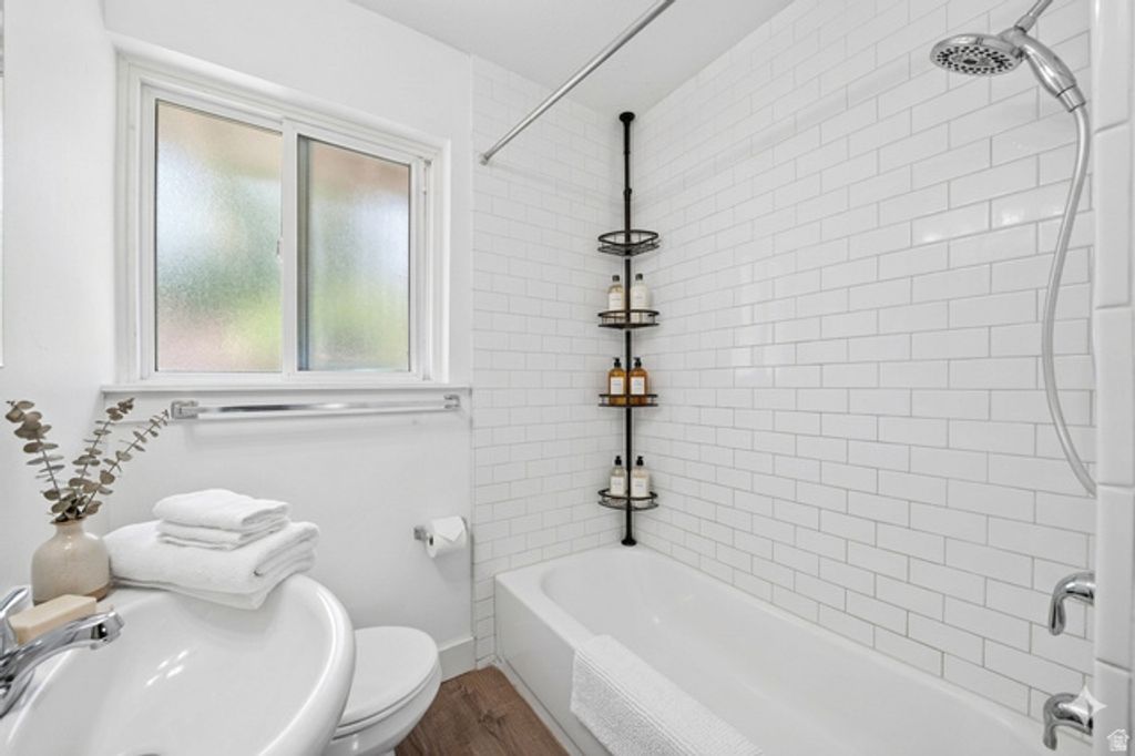 Image 15 of property listing at 7879 S OAK ST, Midvale, UT 84047