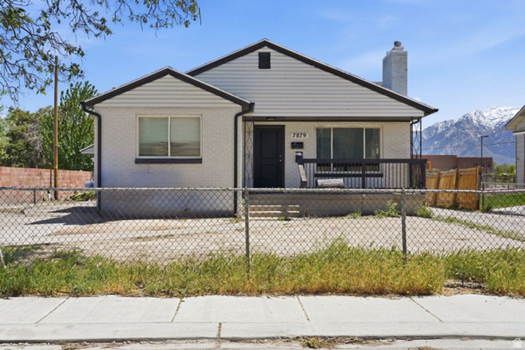 Image 29 of property listing at 7879 S OAK ST, Midvale, UT 84047