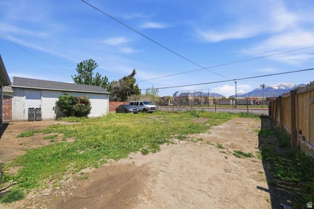 Image 31 of property listing at 7879 S OAK ST, Midvale, UT 84047