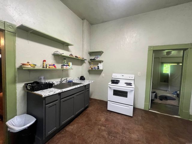 209 Oakcliff St, Hot Springs, AR 71901