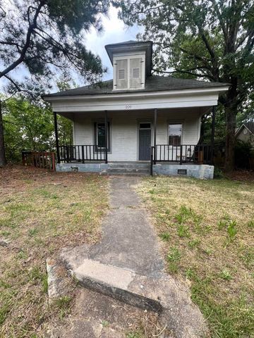 209 Oakcliff St, Hot Springs, AR 71901