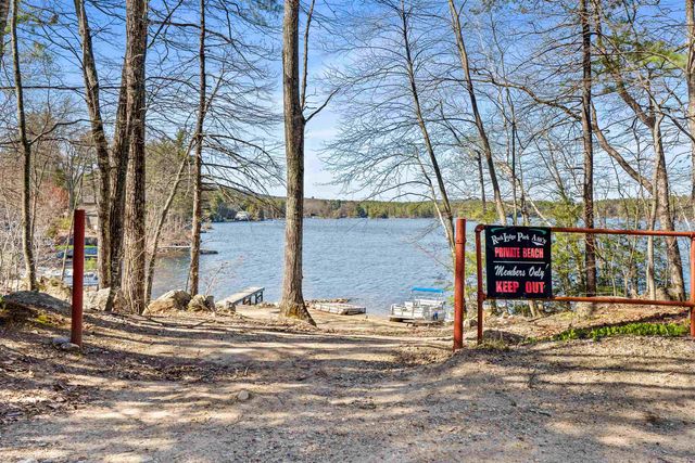 25 Mooers Road, Nottingham, NH 03290