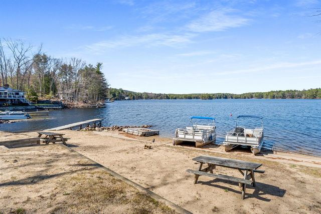 25 Mooers Road, Nottingham, NH 03290