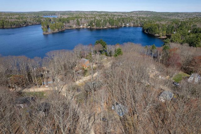 25 Mooers Road, Nottingham, NH 03290