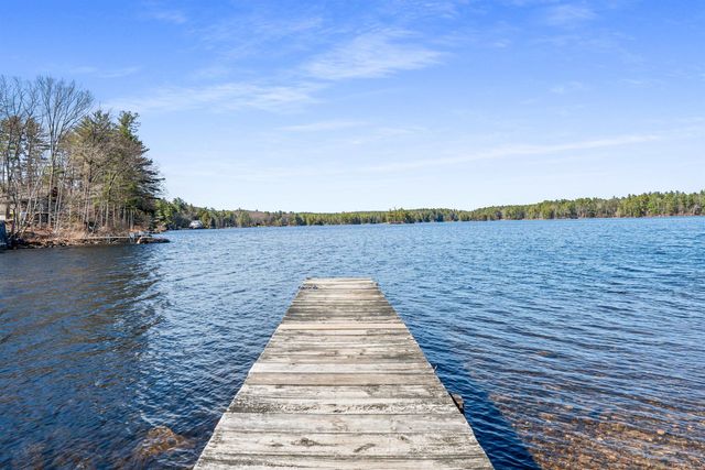 25 Mooers Road, Nottingham, NH 03290