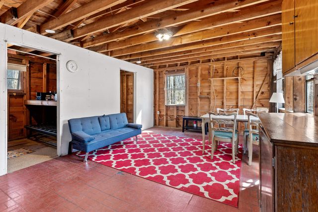 25 Mooers Road, Nottingham, NH 03290