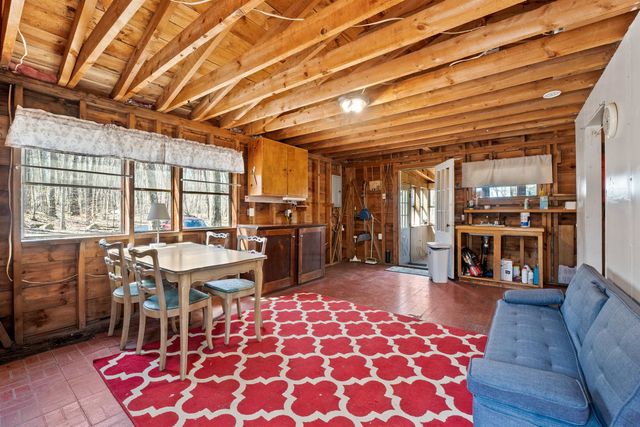25 Mooers Road, Nottingham, NH 03290