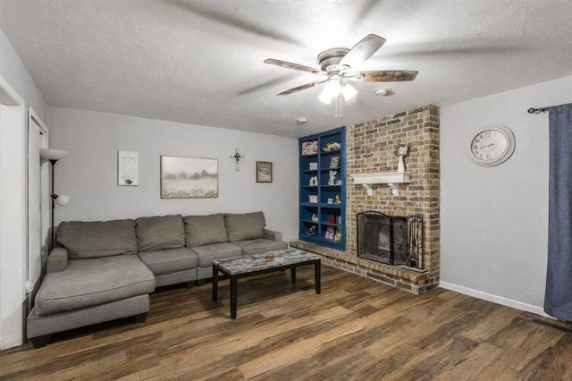 217 Czech Hall Place, Yukon, OK 73099