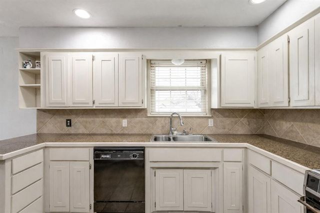 217 Czech Hall Place, Yukon, OK 73099