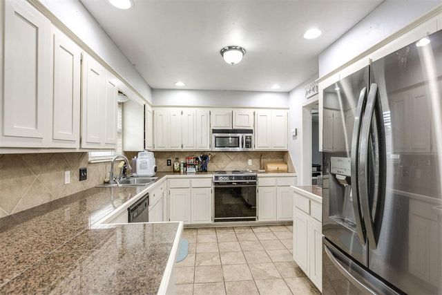 217 Czech Hall Place, Yukon, OK 73099