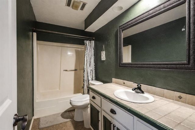 217 Czech Hall Place, Yukon, OK 73099