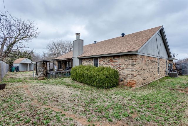 217 Czech Hall Place, Yukon, OK 73099