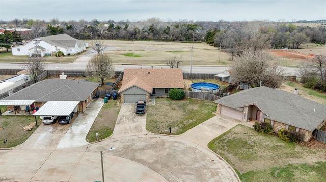 217 Czech Hall Place, Yukon, OK 73099