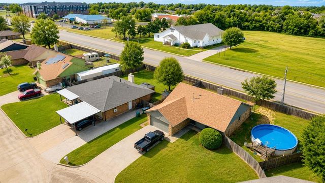217 Czech Hall Place, Yukon, OK 73099