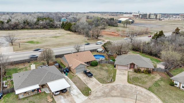 217 Czech Hall Place, Yukon, OK 73099