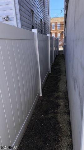 562 N 11Th St, Newark City, NJ 07107