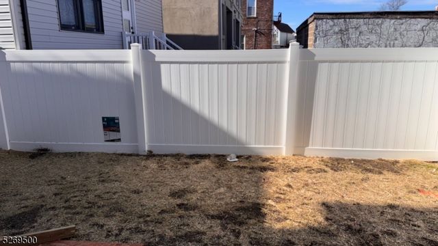 562 N 11Th St, Newark City, NJ 07107