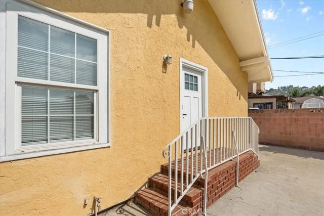 2640 Roseview, Los Angeles, CA 90065