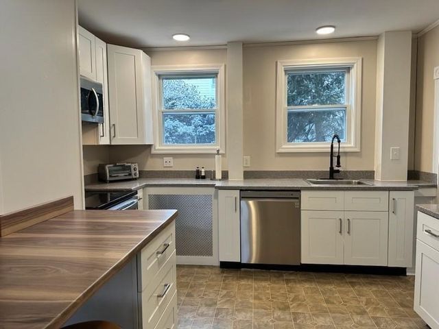 44 Charles Street 1, Newport, RI 02840