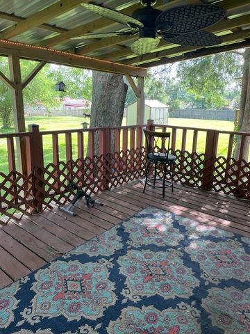 527 7th St, Lawrenceburg, TN 38464