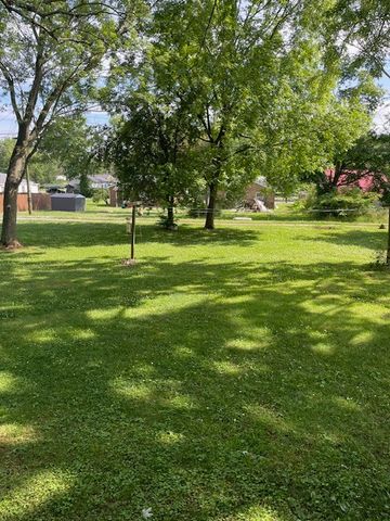527 7th St, Lawrenceburg, TN 38464