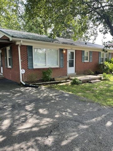 527 7th St, Lawrenceburg, TN 38464