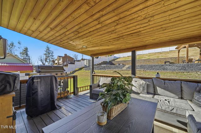 326 Big Springs Road, Elizabethton, TN 37643