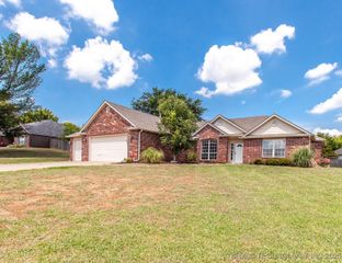 8901 E 105th Street N, Owasso, OK 74055