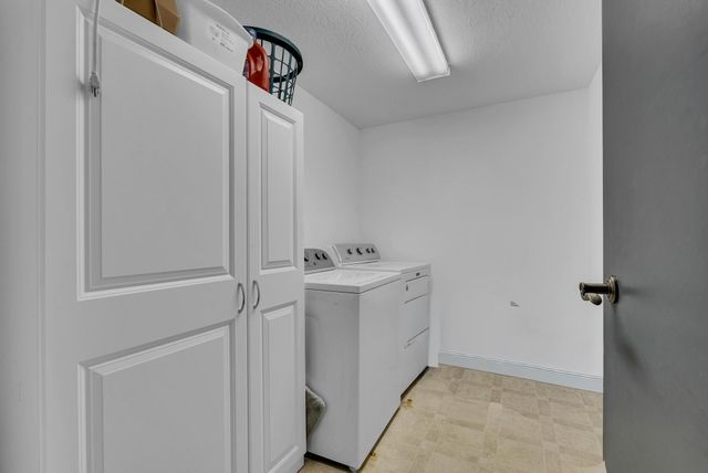 9019 Cherokee Trl, Crossville, TN 38572