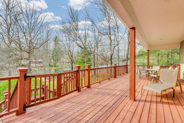 9019 Cherokee Trl, Crossville, TN 38572