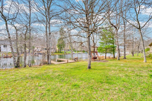 9019 Cherokee Trl, Crossville, TN 38572