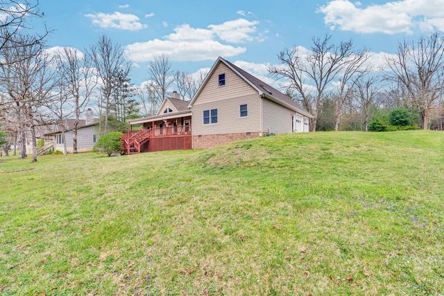 9019 Cherokee Trl, Crossville, TN 38572