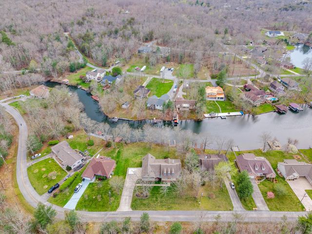 9019 Cherokee Trl, Crossville, TN 38572